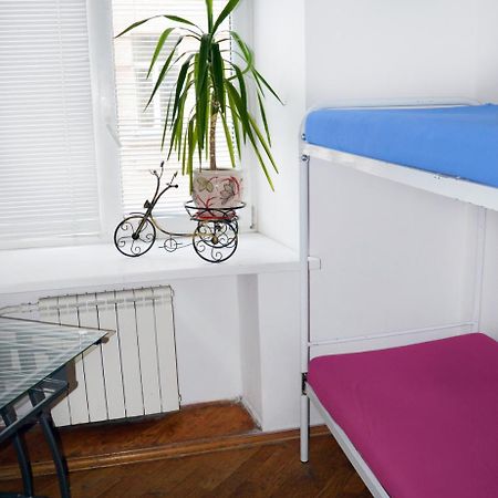 Hostel Golden Gates Kiev Esterno foto